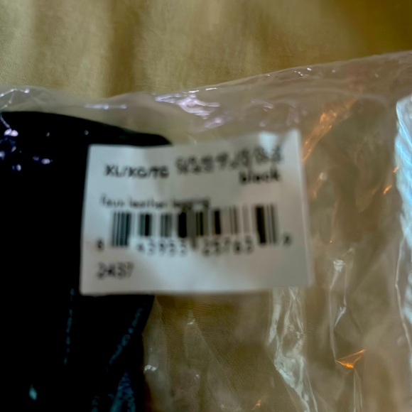 NWT SPANX Faux Leather Leggings - Black - XL - Picture 4 of 4